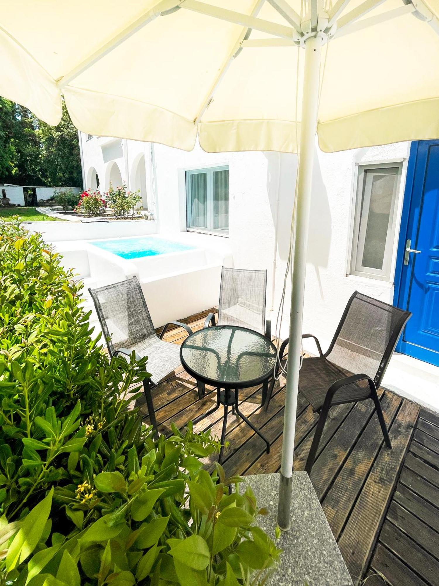 Theo Boutique Hotel 3*